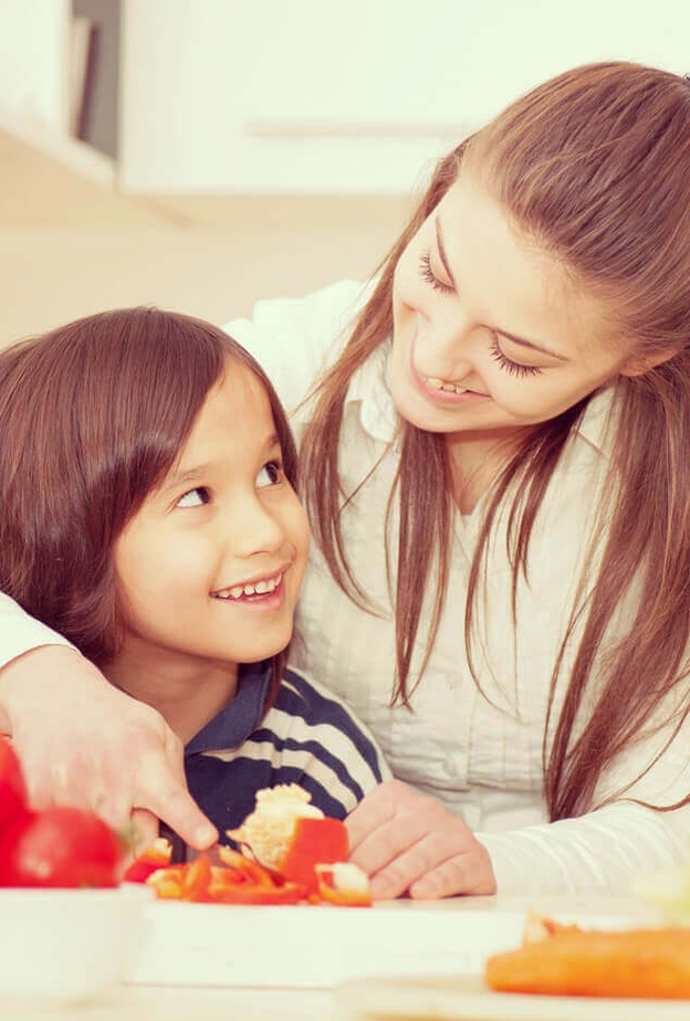 نوعي لطفلك طعامه الصحي دون اجباره عليها