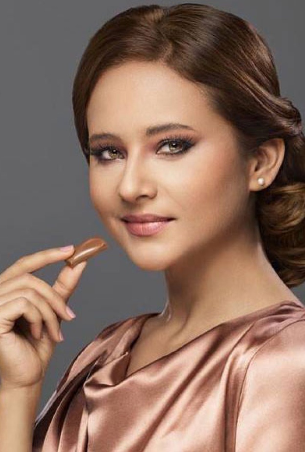 أنجلينا جولى بدلا من نيللى كريم فى أفيش سجن النساء