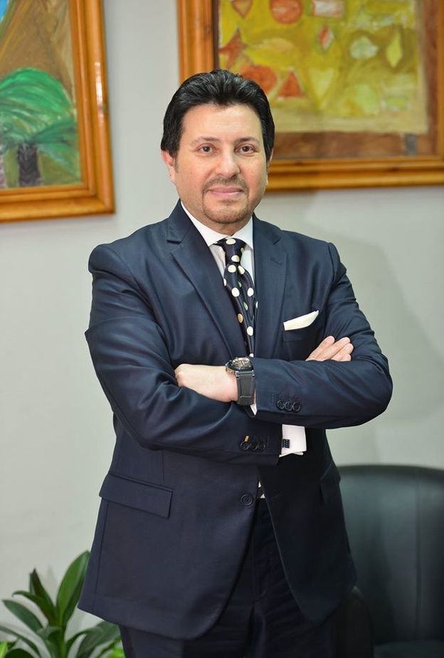 هاني شاكر مع ابنته الراحلة في زفافها