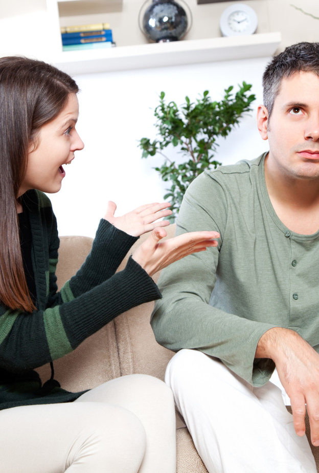 هكذا يكشف الرجل كذبه على المراة بنفسه