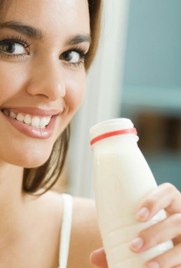 هل تناول كوب اللبن يوميا قبل النوم مفيد 