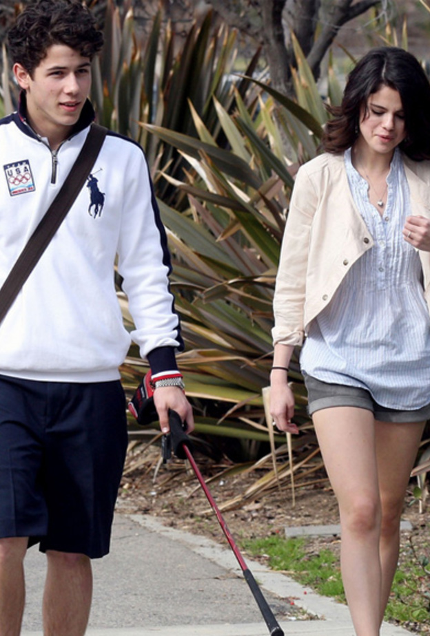 هل تتحدث أغنية نيك جوناس الجديدة عن سيلينا جوميز؟