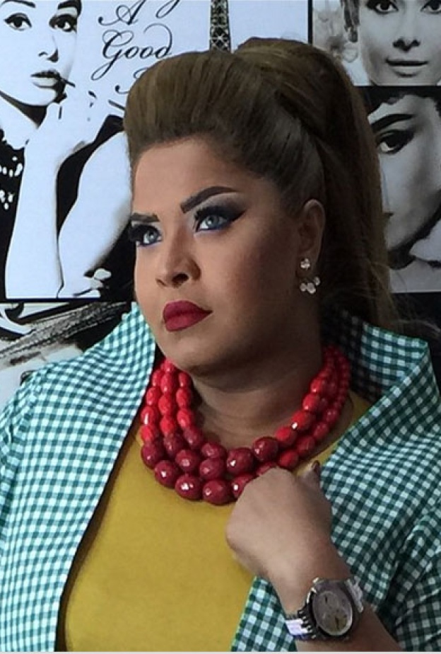 هيا الشعبي..واطلالة متداخلة الألوان