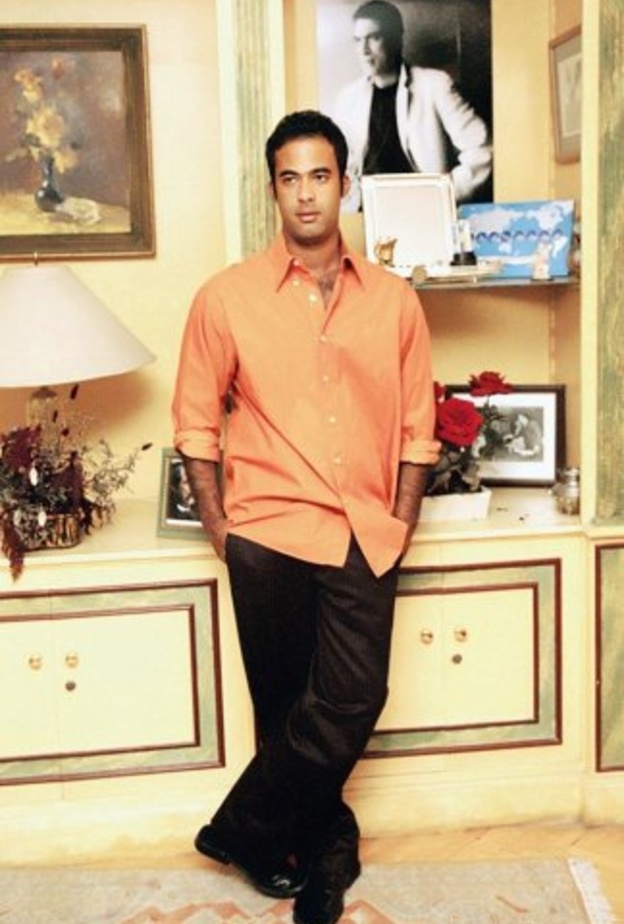 هيثم احمد زكي يفتقد والده