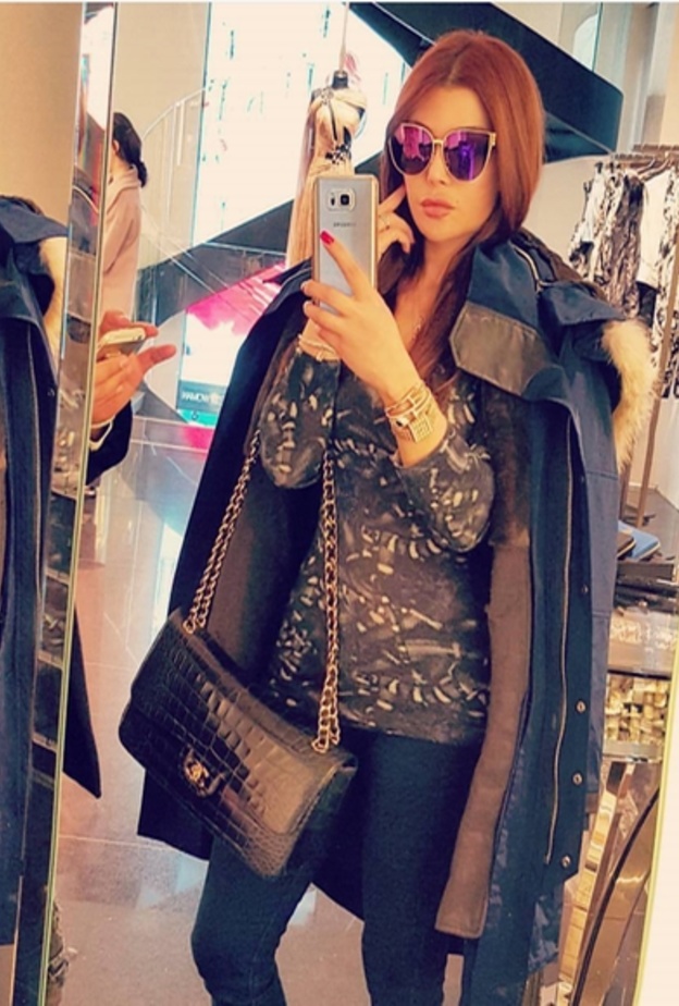 هيفاء وهبي تظهر ماركاتها العالمية عن طريق السيلفي