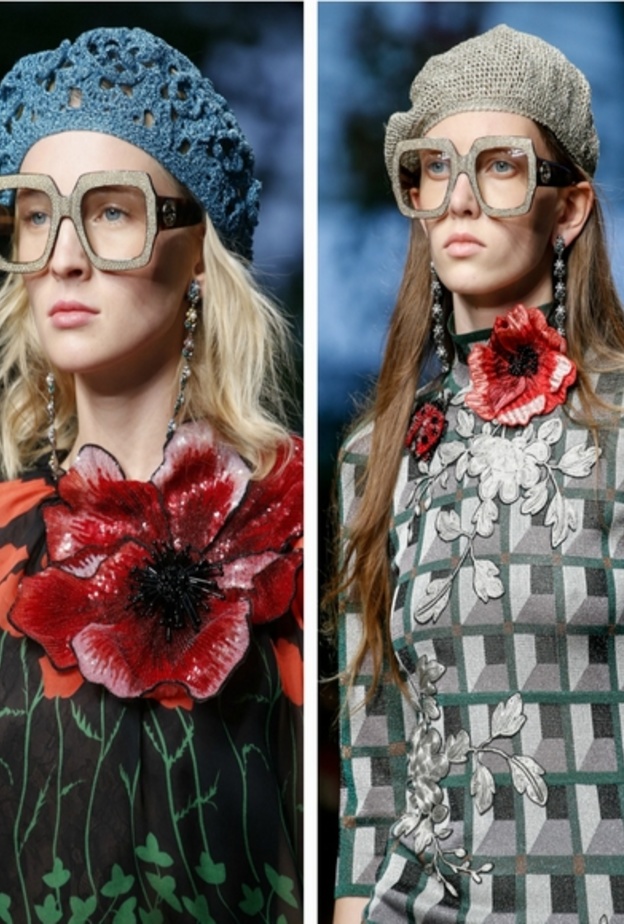 قبعة مع الريش من سانت لوران Saint Laurent