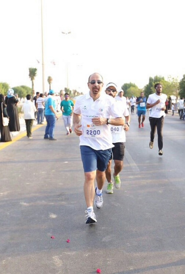 وزير الصحة يشارك في سباق الجري