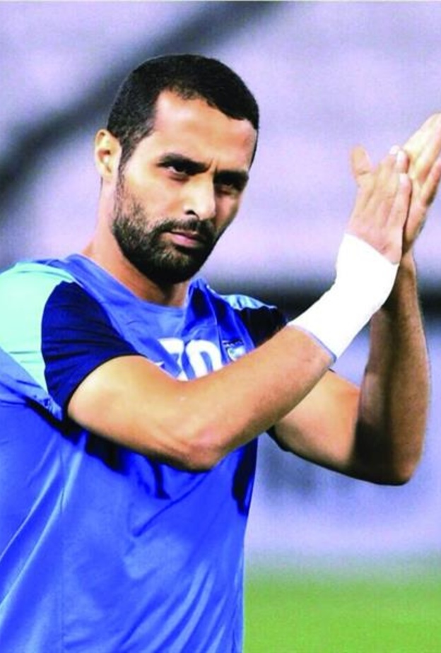 ياسر القحطاني يتدخل لإخراج طفل من أزمة نفسية