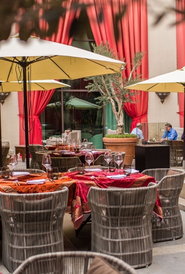 مطعم ذا كورت يارد