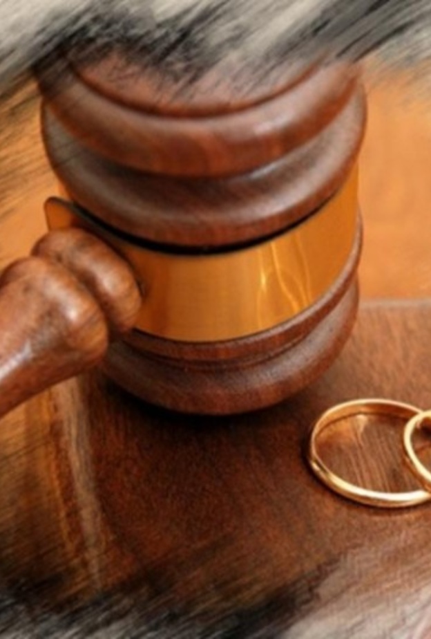 عمل المرأة  أحد أهم أسباب الطلاق في السعودية