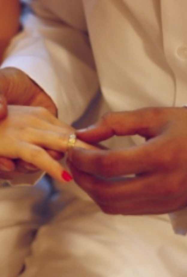 المغردون أبدوا إندهاشهم من الهدية 