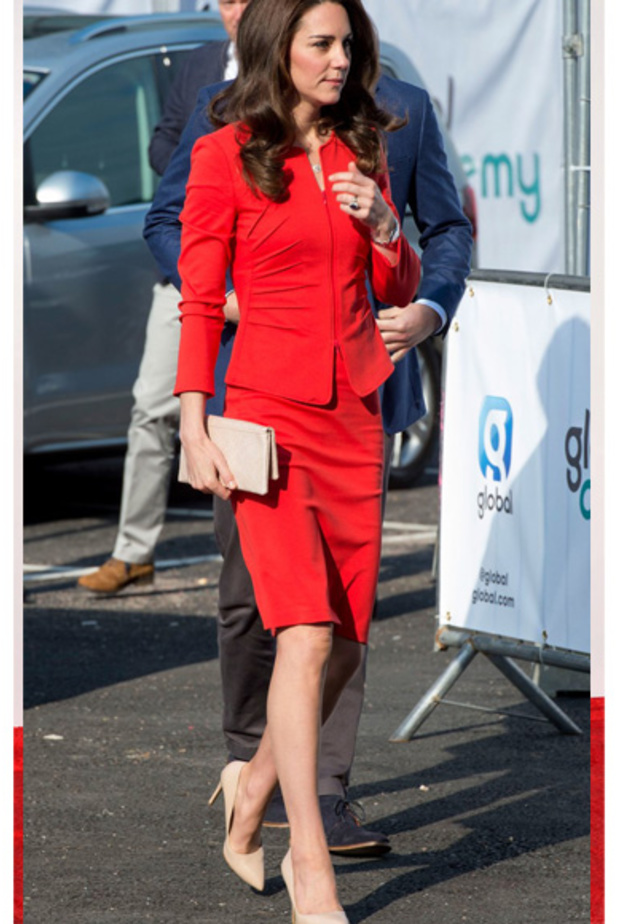 كيت ميدلتون ‏kate Middleton‏ اختارت موضة البدلة الرسمية الحمراء بأسلوب عصري من ارماني ‏Armani