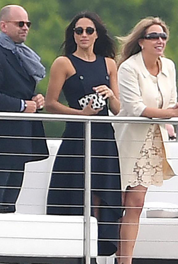 ميغان ماركل ‏Meghan Markle‏ تختار فستان أسود كلاسيكي من توقيع دار أنطونيو بيراردي ‏ANTONIO BERARDI