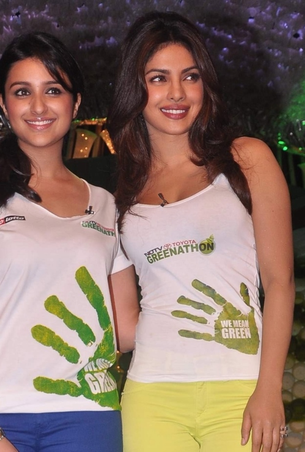 بارنيتي شوبرا فخورة بابنة عمها بريانكا شوبرا