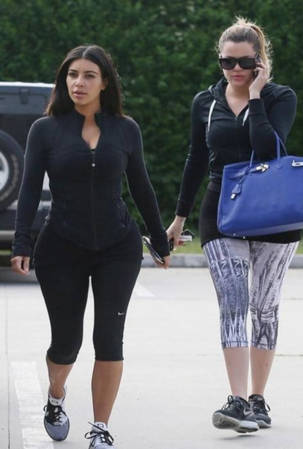  كيم كردشيان وشقيقتها كلوي بستايل رياضي