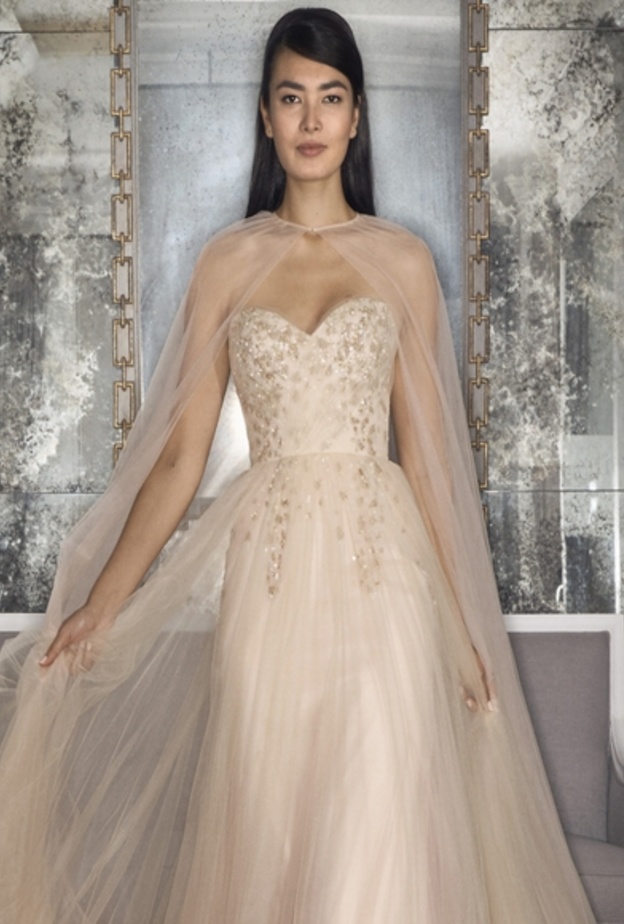 مجموعة "رومونا كيفيزا" لفساتين العرس لخريف وشتاء 2016-2017