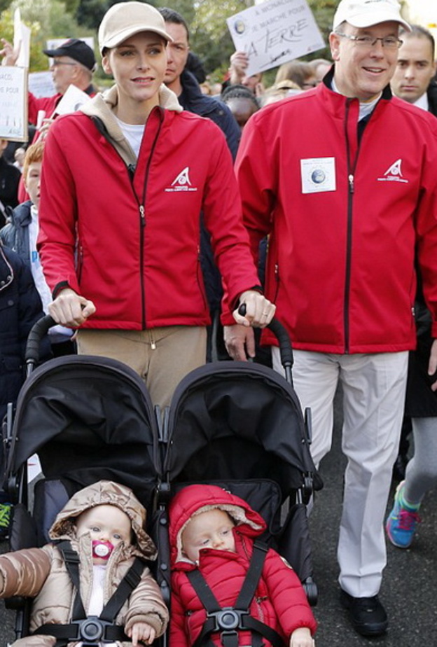 اول ظهور للأمير ألبرت الثاني وزوجته بعد الولادة