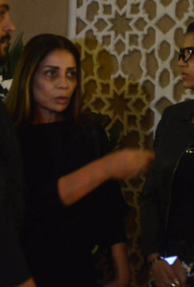 سوسن بدر في عزاء محمود عبد العزيز