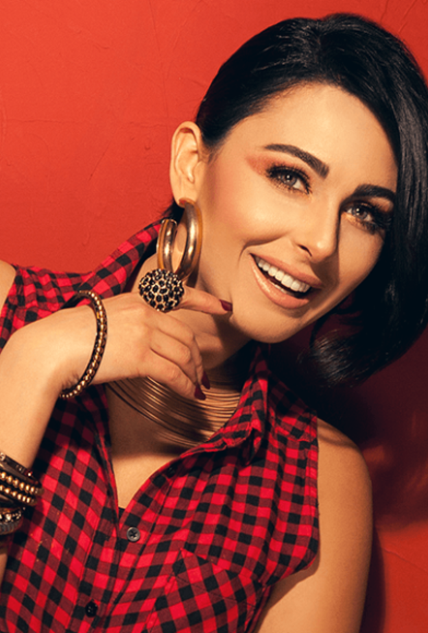 الفنانة الاردنية ميس حمدان في احدى جلسات التصوير لها