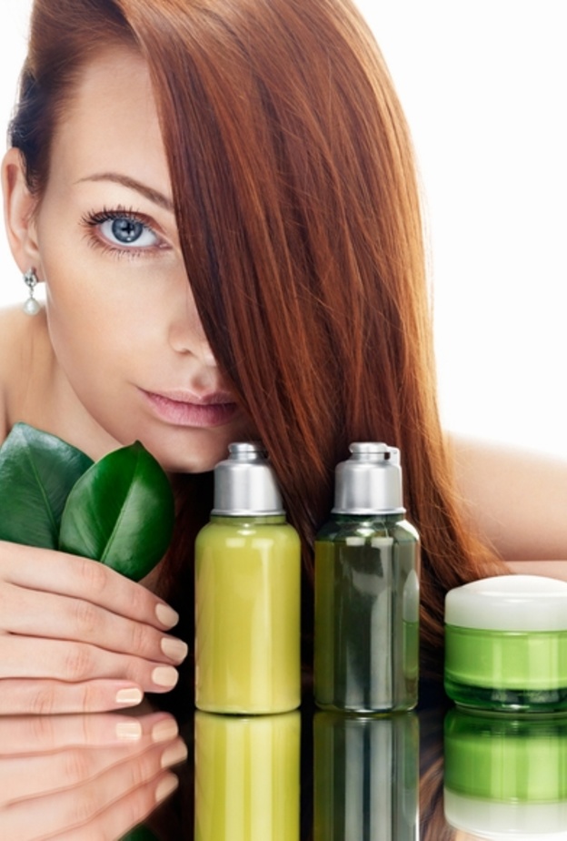 صفار البيض يعالج تلف الشعر