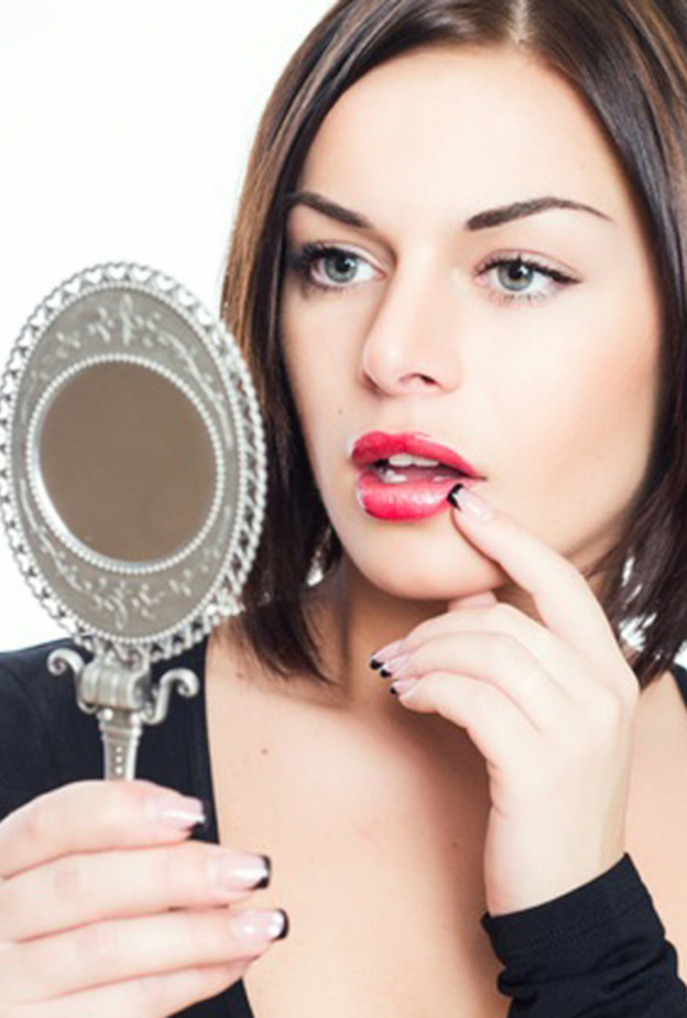 احذري من استعمال منتجات تجميل فقدت صلاحيتها