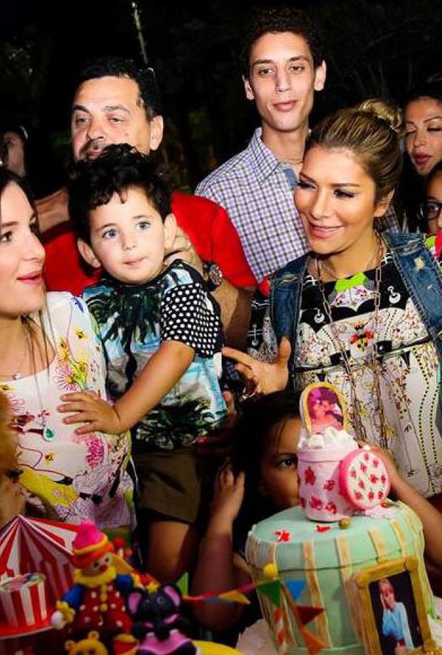 شام مع شقيقها علي