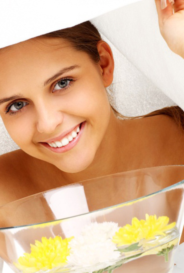 حمام البخار يعمل على تفتيح مسام البشرة