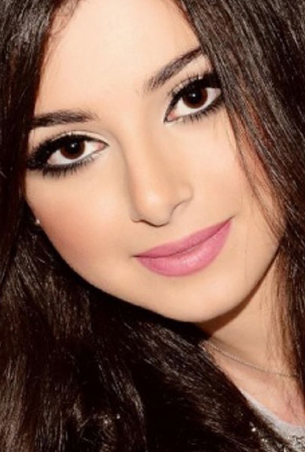 ماريتا تقود سيارتها الجديدة