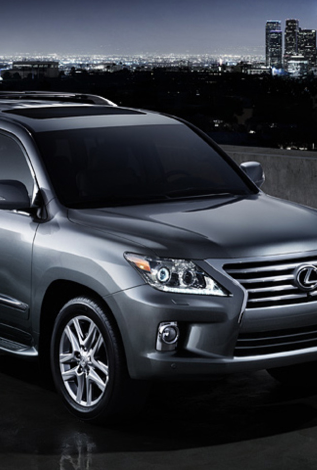 نظرة على سيارة لكزس 2016 LX 570 الجديدة كلياً