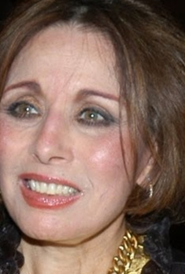 لبنى عبدالعزيز سعيدة رئيس شرف الأقصر للسينما العربية والأوروبية