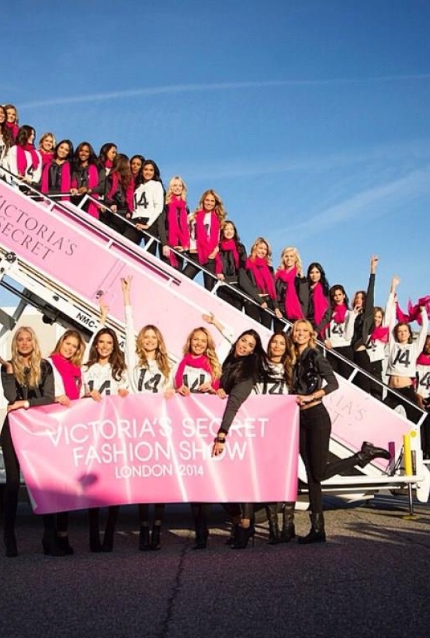 طائرة واحدة حملت جميلات فيكتوريا سيكريت إلى لندن للمشاركة بالعرض السنوي الشهير