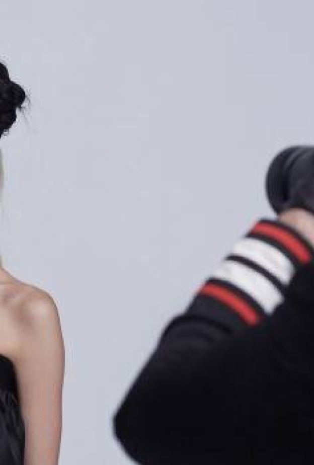 كارل لاغرفيلد يلتقط بنفسه الصور لعارضات شانيل كروز في سيول