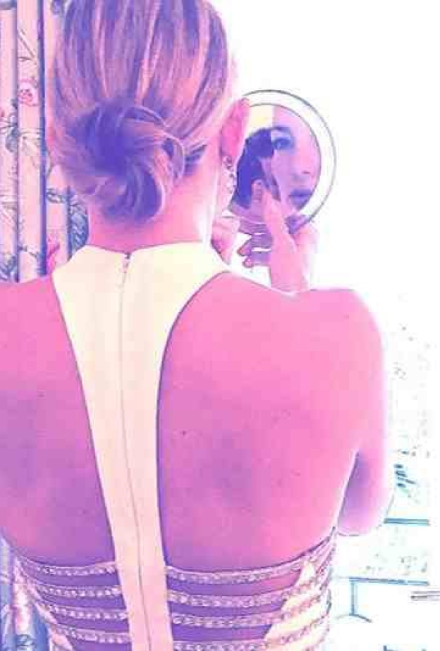 هل استعارت كيت هيدسون بوستر اليسا؟