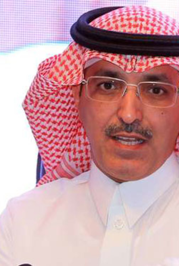 وزير المالية محمد الجدعان ظهر بعيدا عن الرسميات