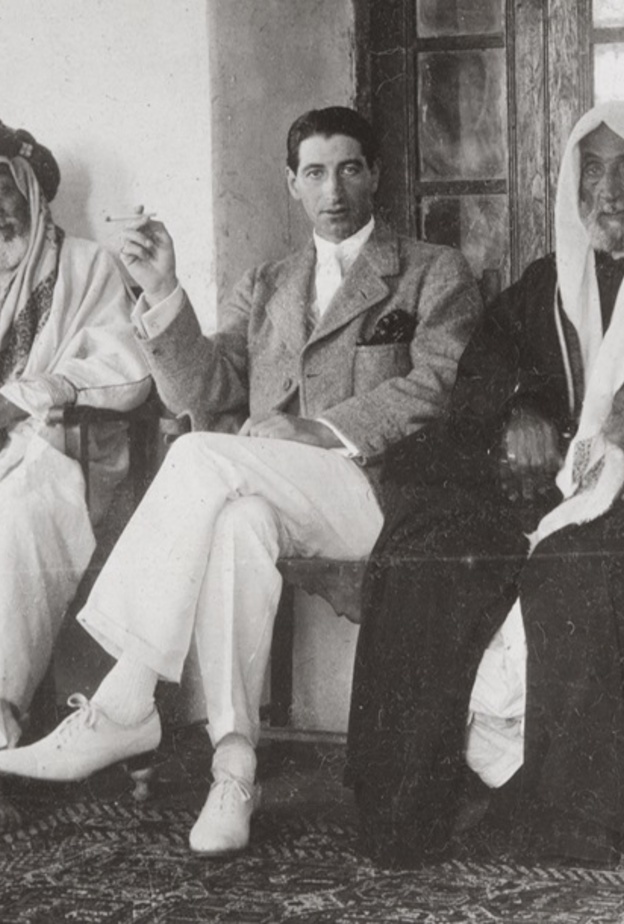 جاك كارتييه مع الشيخ مقبل الذكير في الخليج العربي عام 1912