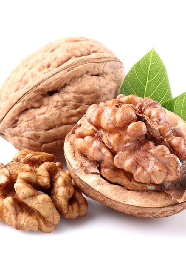 الجوز وعسل النحل دواء طبيعي لعقم الرجال