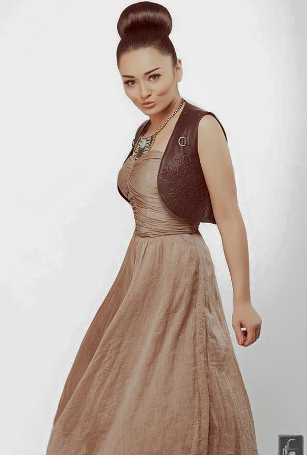 كتبت رسالة تهنئة لعلي ربيع بمناسبة فيلمه الجديد