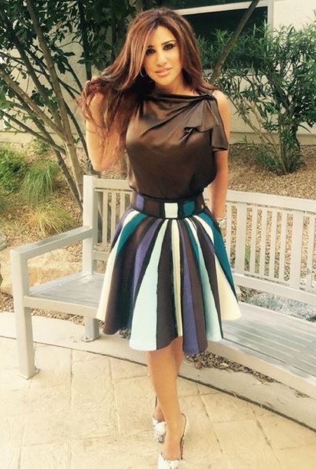 نجوى كرم بإطلالة أنثوية شاركتها يوم أمس مع متابعيها عبر انستقرام