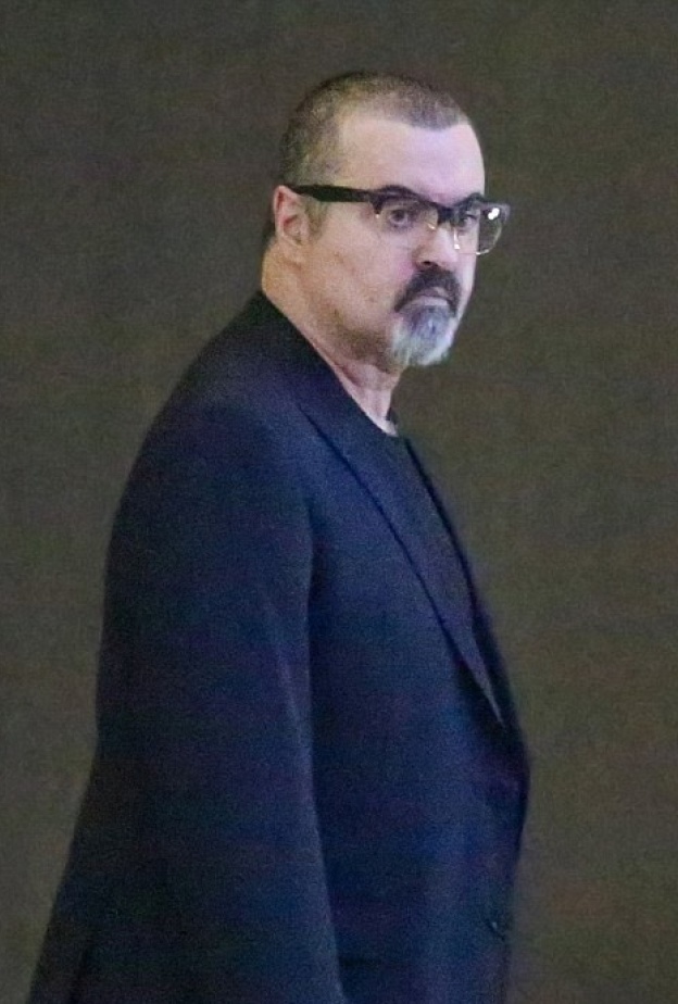 صدقوا أو لا تصدقوا .. هكذا أصبح شكل النجم جورج مايكل 