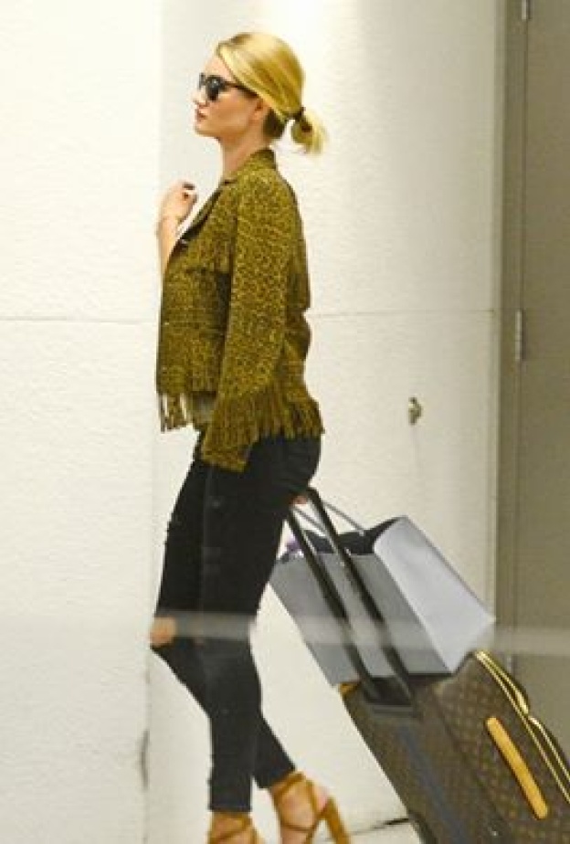 السفر بأناقة على طريقة روزي هنتنغتون 