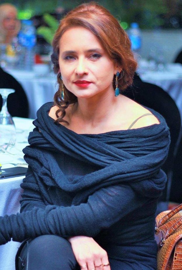 اعتذرت نيللي كريم وكنده علوش عن "قبل زحمة الصيف" 