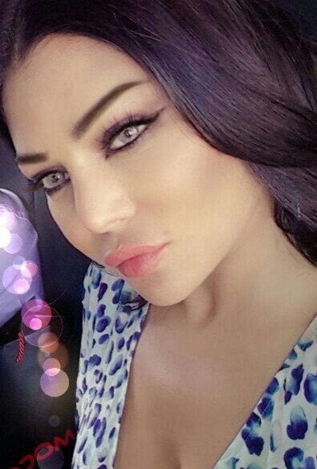 هيفاء وهبي تحافظ على رشاقتها بشكل ملفت