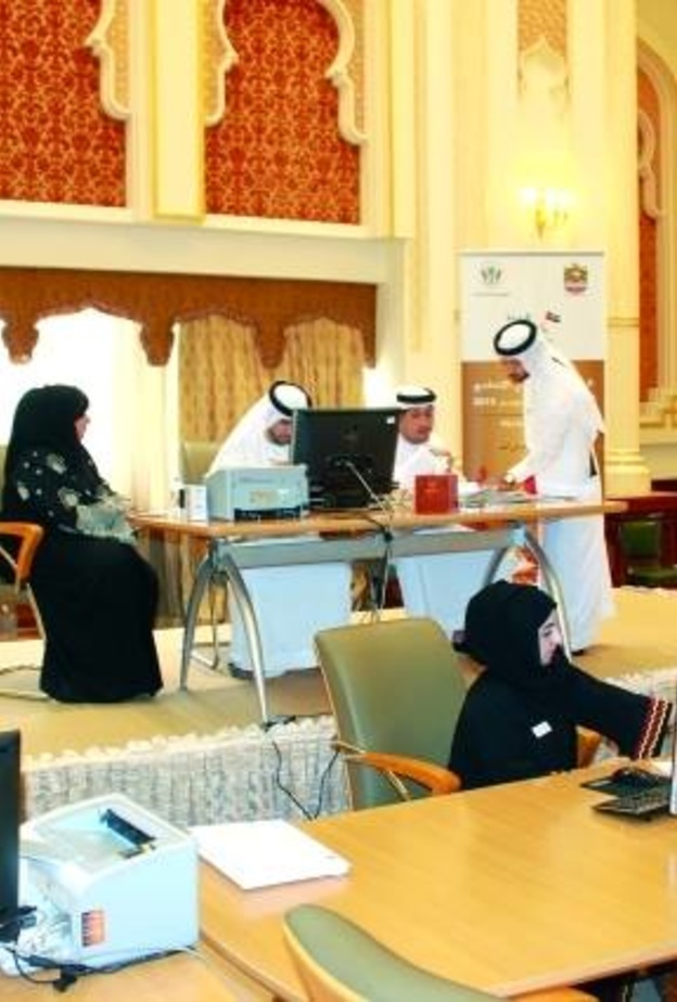 الإماراتيات يلبين نداء الشيخة منال بنت محمد ويثبتن حضورهن بقوة في طلبات الترشح
