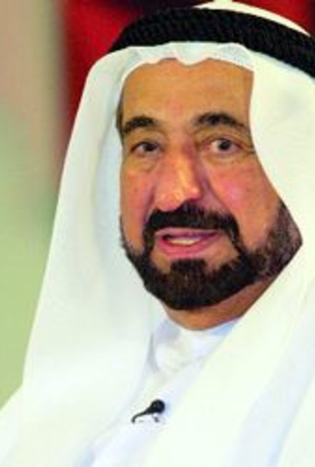 حاكم الشارقة يأمر بمنح دراسية لطلبة المنطقة الوسطى