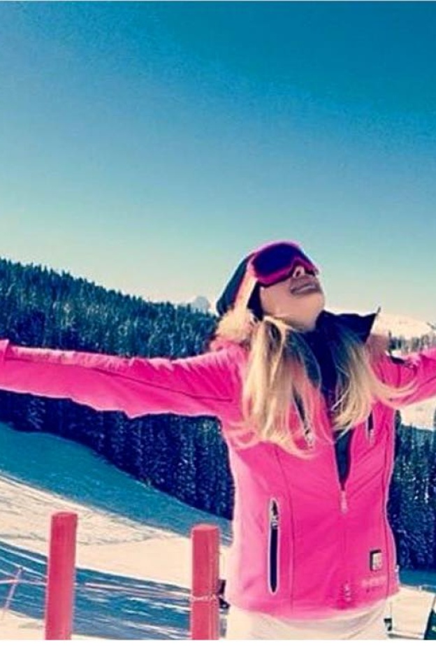 باريس هيلتون متشوقة للتزلج على جبال الالب في سويسرا
