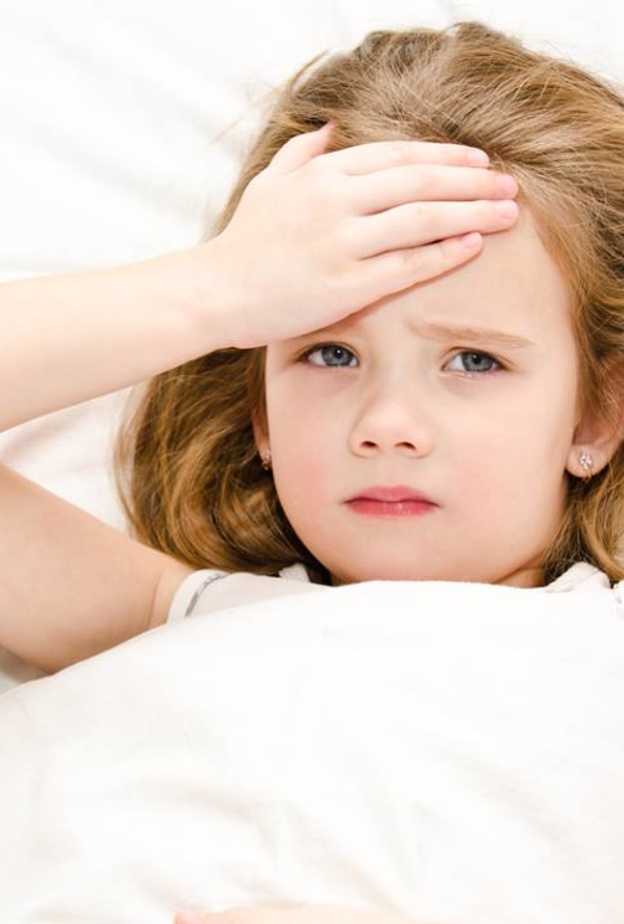 الموسم الدراسي مرتع الأمراض.. فكيف تقين طفلك الإصابة بها؟ 