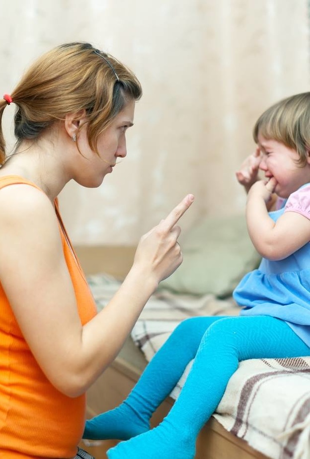 أيهما الأفضل في التربية: الأم الشريرة أم الأم الطيبة؟