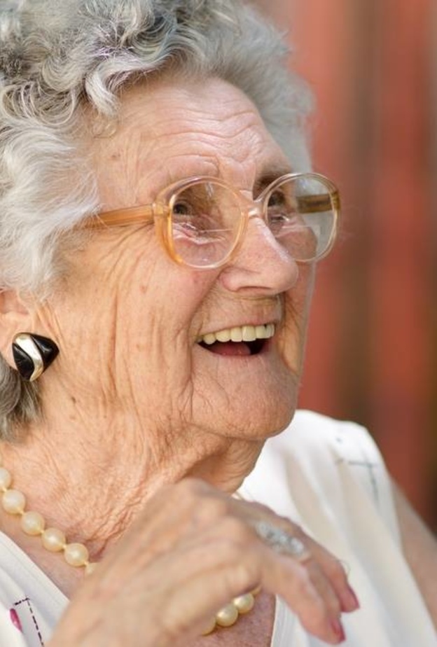 الحرمان العاطفي يقود عجوزاً ثمانينية لطلب الطلاق