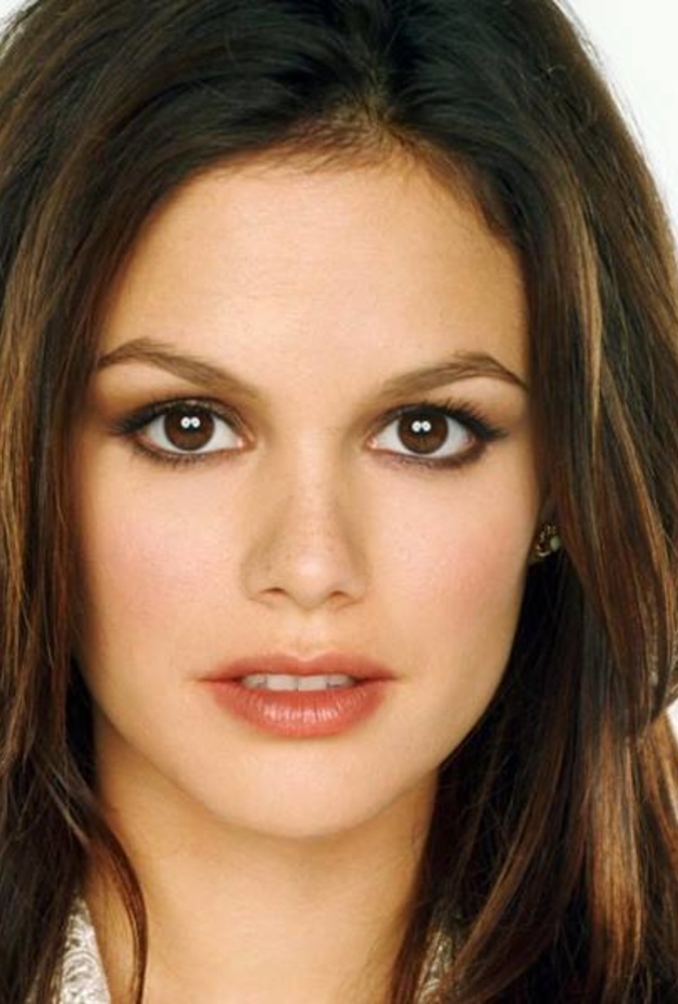 الممثلة العالمية راتشيل ببلسون سعيدة بمهرجان الشارقة السينمائي للطفل