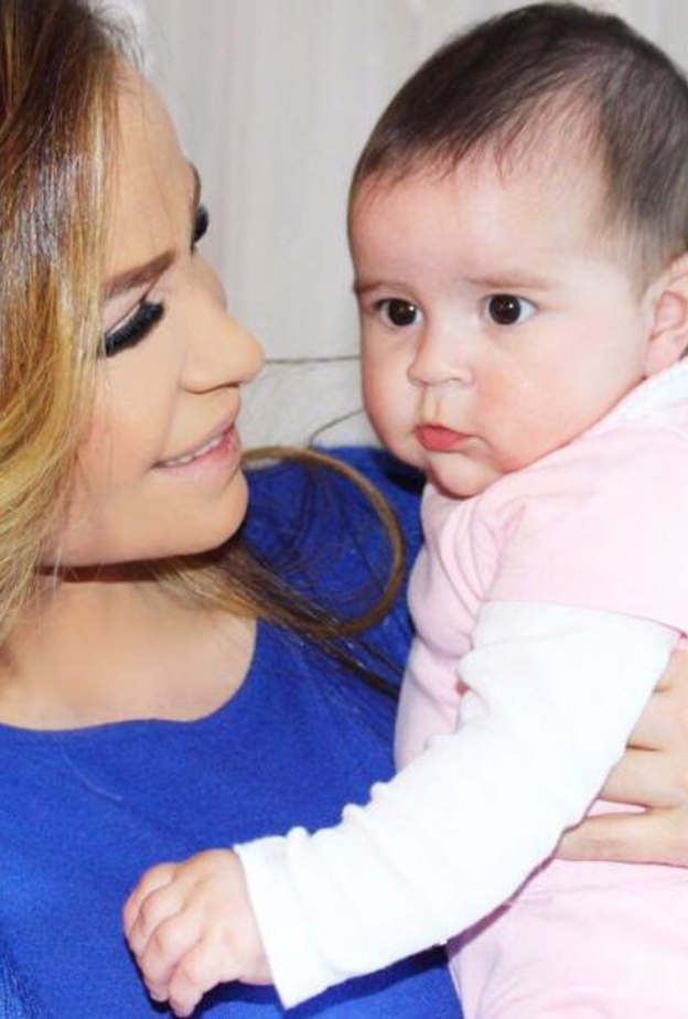 كارول سماحة وابنتها